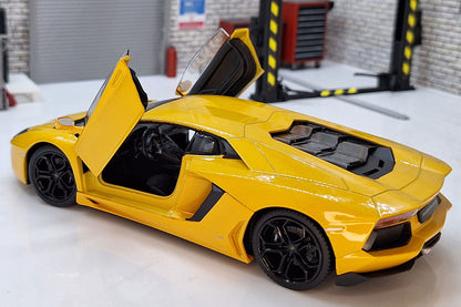 Lamborghini Aventador LP700-4 1:24 Scale