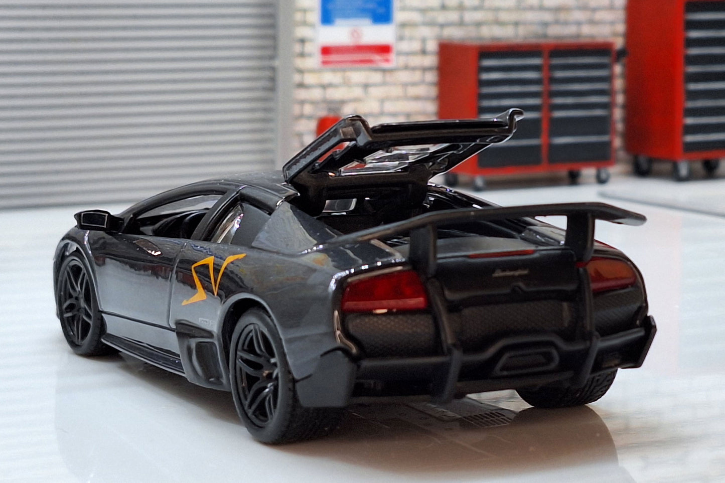 Lamborghini Murcielago LP 670-4 SV Grey 1:32 Scale Car