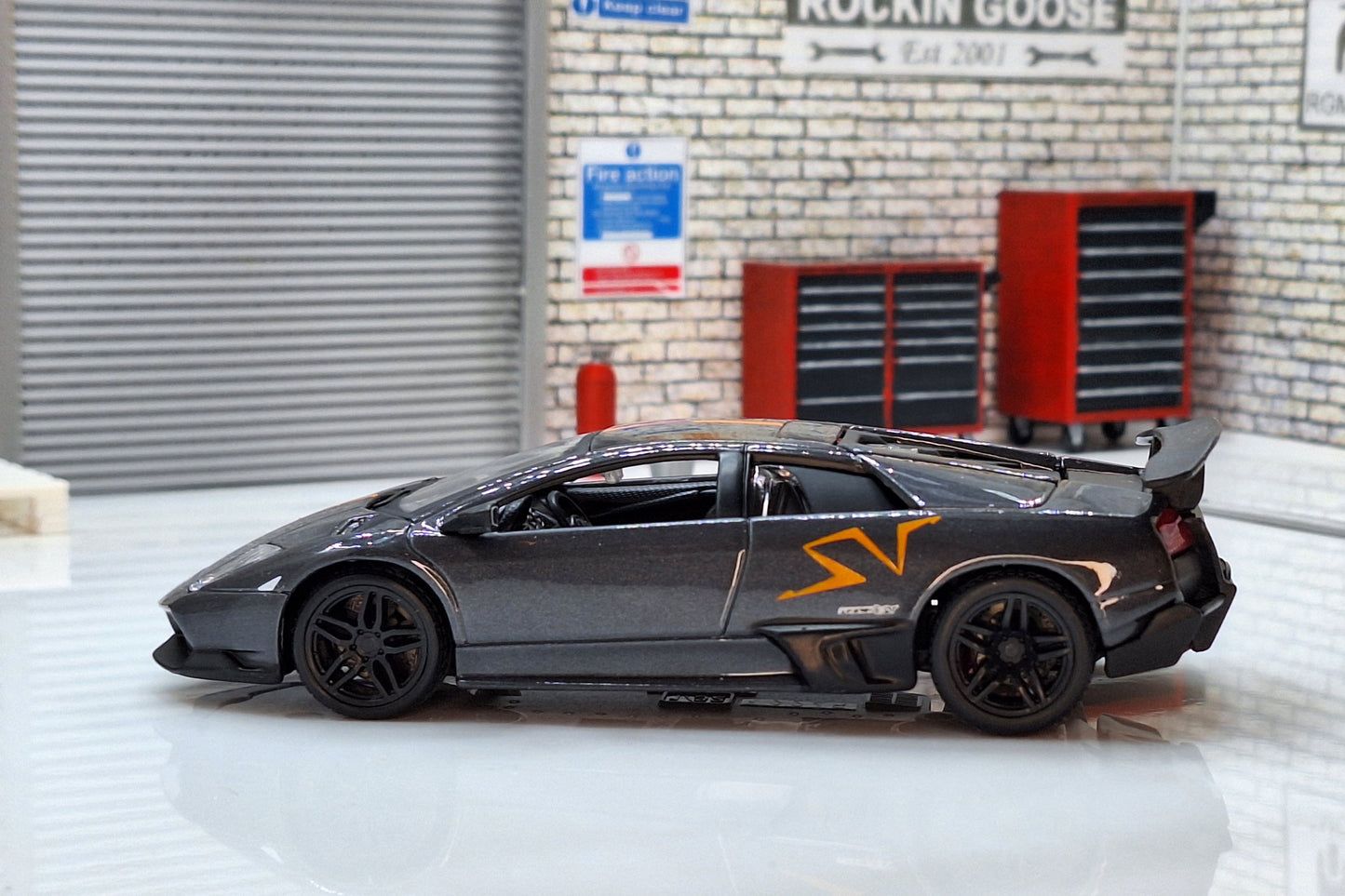 Lamborghini Murcielago LP 670-4 SV Grey 1:32 Scale Car