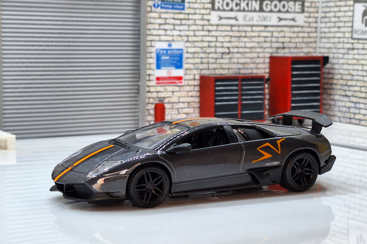 Lamborghini Murcielago LP 670-4 SV Grey 1:32 Scale Car