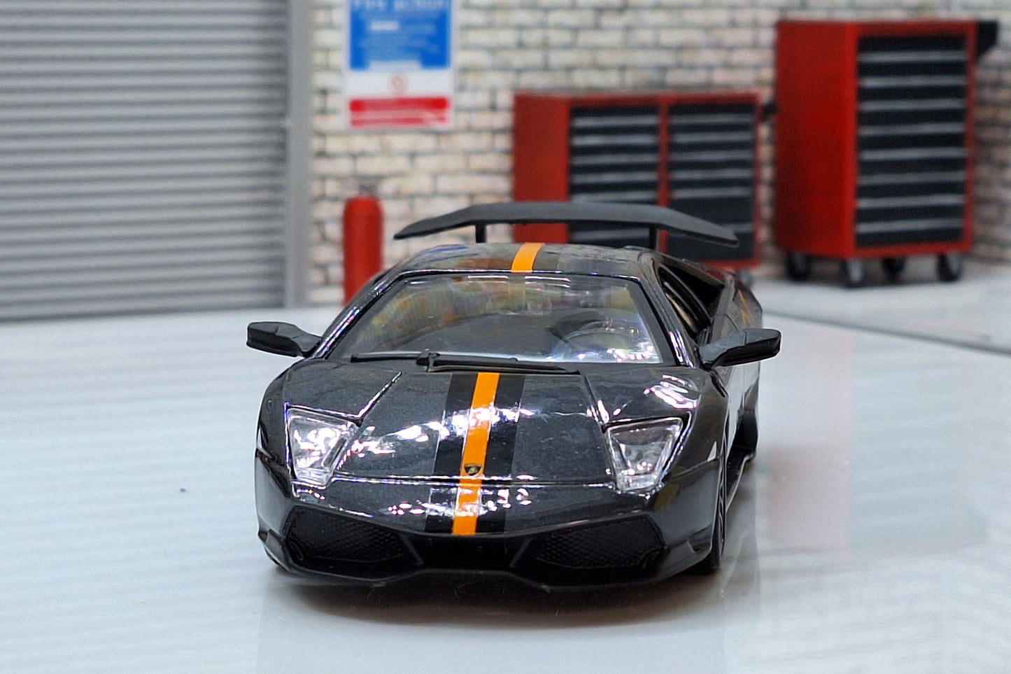 Lamborghini Murcielago LP 670-4 SV Grey 1:32 Scale Car