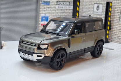 Land Rover Defender 110 4 Door Grey 1:24 Scale