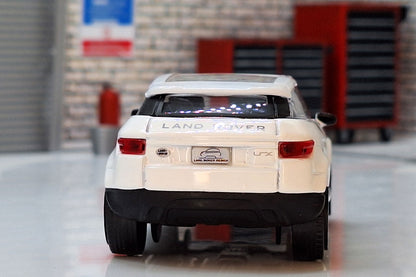 Land Rover Lrx (Evoque) 2010 - White 1:43 Scale Bburago