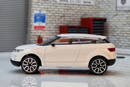 Land Rover Lrx (Evoque) 2010 - White 1:43 Scale Bburago