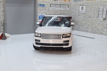 Land Rover Range Rover White 1:24 Scale Car Model Rastar Supreme