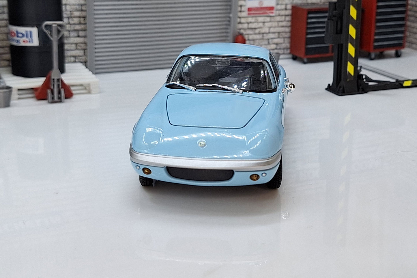 Lotus Elan 1965 - Lt Blue 1:24 Scale Car Model