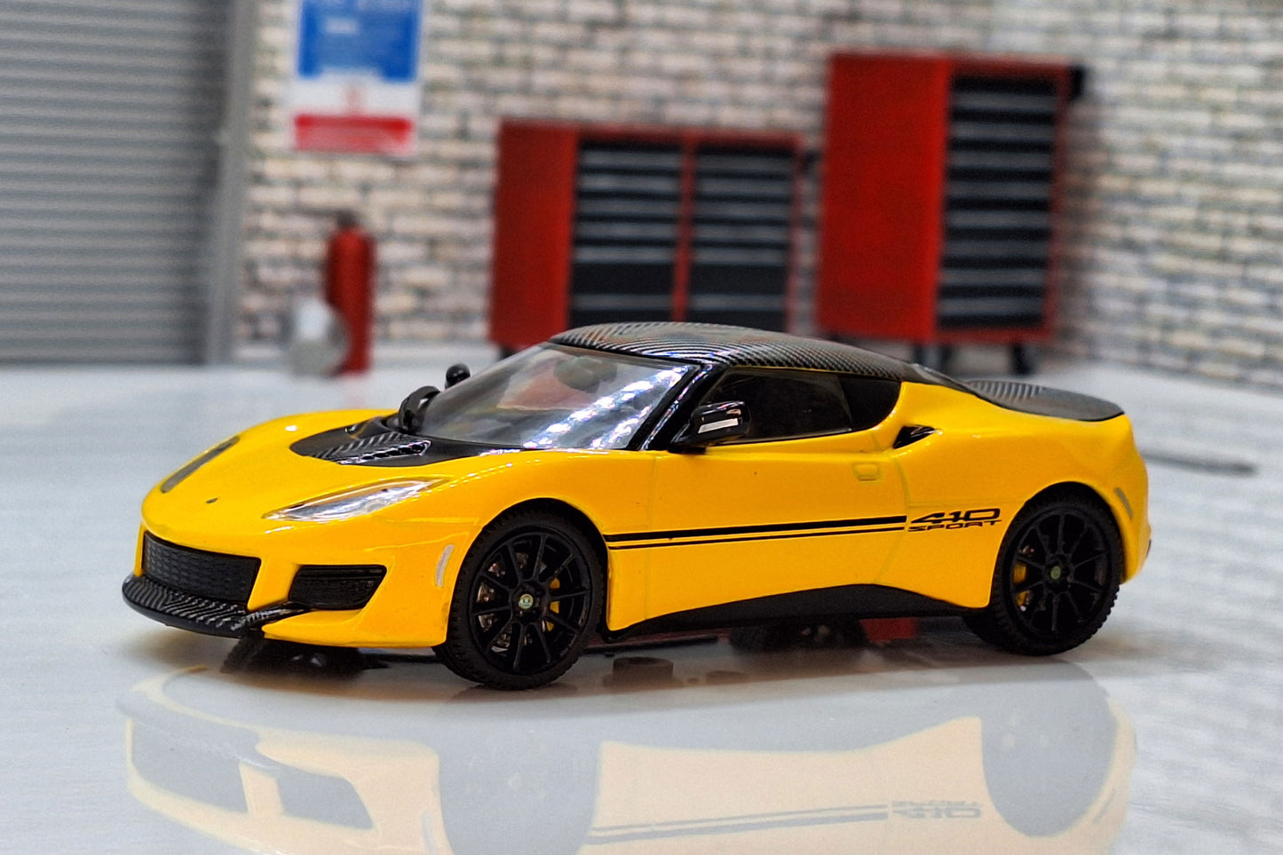 Lotus Evora Sport 410 2016 Cased 1:43 Scale Supercar