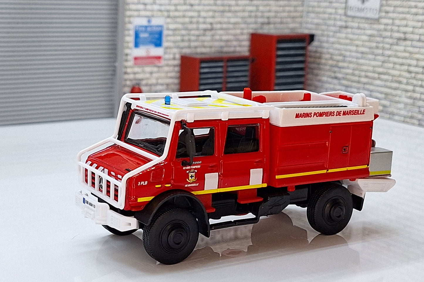 Mercedes UNIMOG U5000 FIRE Engine  1:50 Scale Model