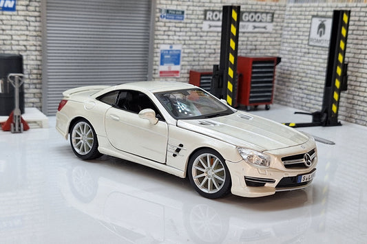 MERCEDES-BENZ SL 65 Hardtop  1:24 Scale