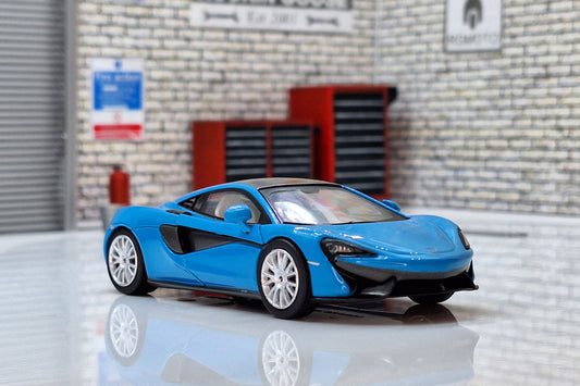 Mclaren 570S Coupe 2015 Cased 1:43 Scale Supercar