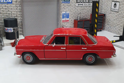 Mercedes 220 Red  1:24 Scale