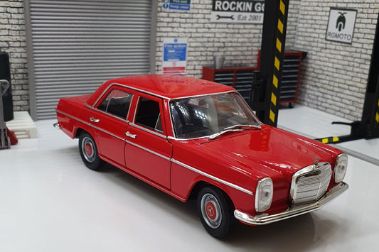 Mercedes 220 Red  1:24 Scale