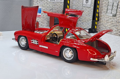 Mercedes 300 SL  Red 1:24 Scale