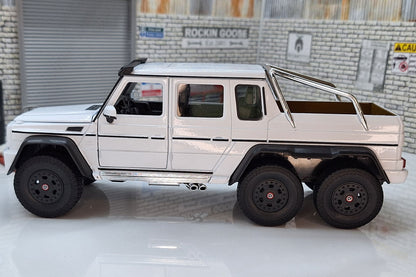 Mercedes AMG G 63 6x6 - White 1:24 Scale