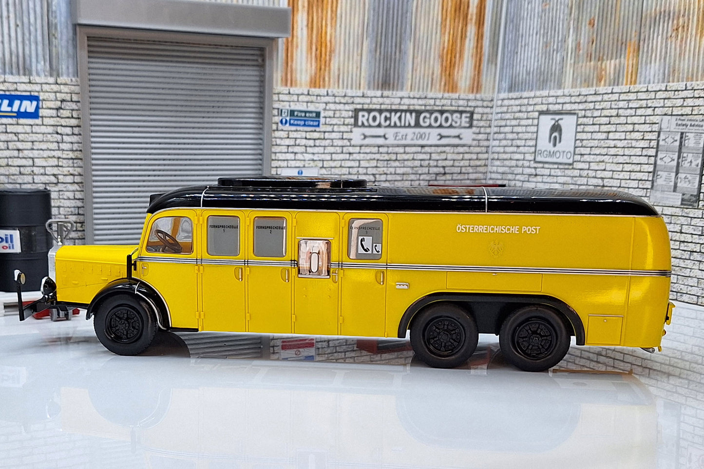 Mercedes-Benz 10000 Osterreichische Post Germany 1938 1:43 Scale Bus