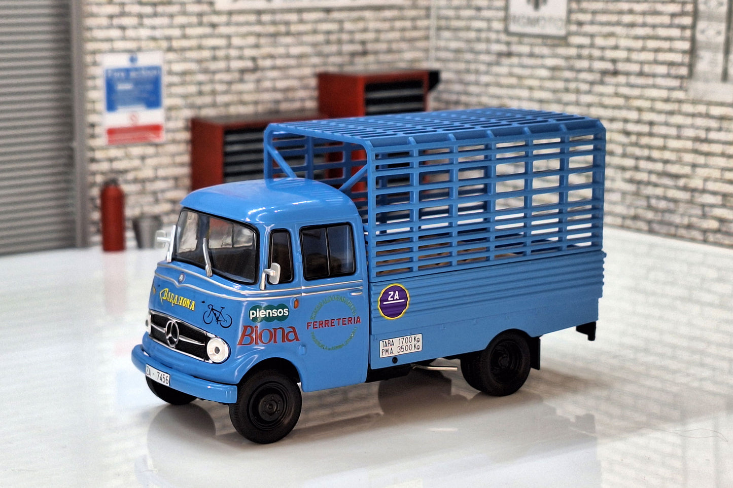 Mercedes Benz L319 1963 'Pienso' Blue Truck Lorry 1:43 Scale Model