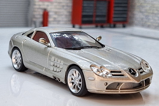 Mercedes Benz Slr 1:43 Scale