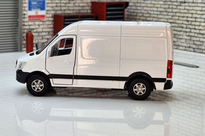 Mercedes Sprinter Van White 1:50 Scale Welly