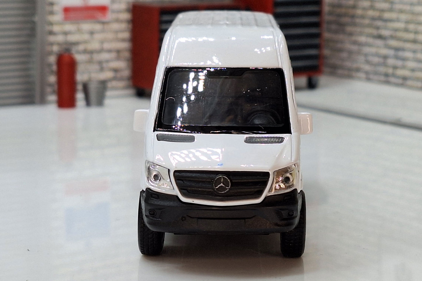 Mercedes Sprinter Van White 1:50 Scale Welly