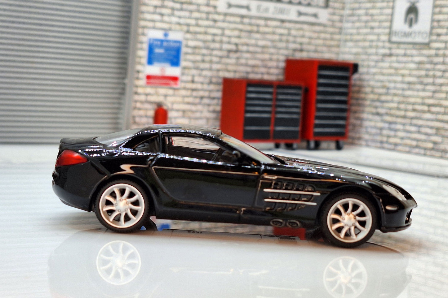 Mercedes Mclaren SLR 1:43 Scale