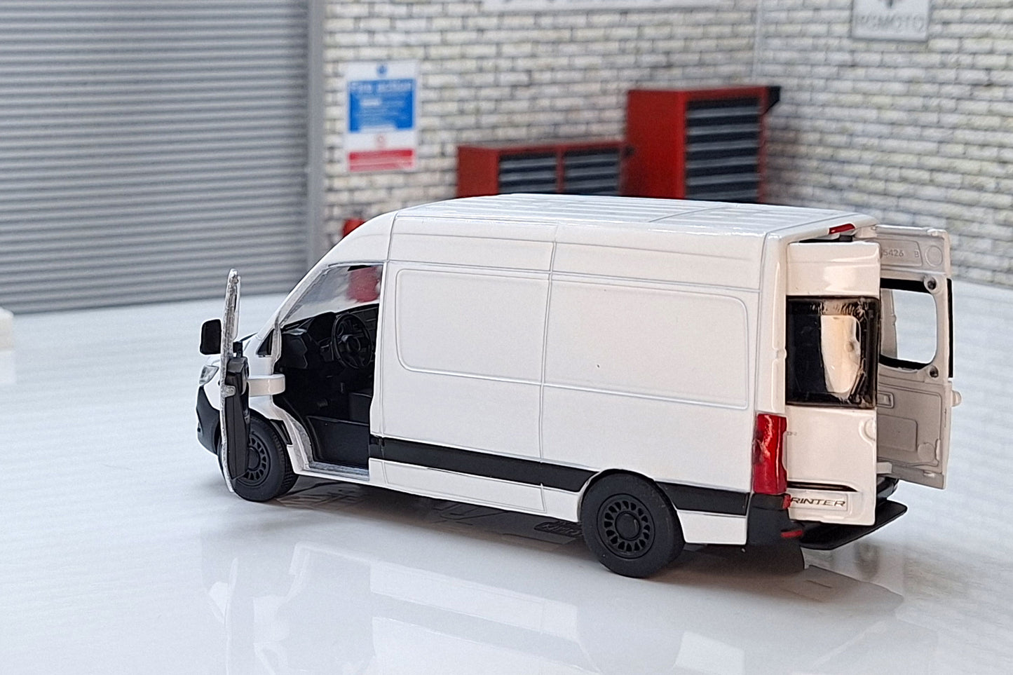 Mercedes Sprinter Van White 1:50 Scale