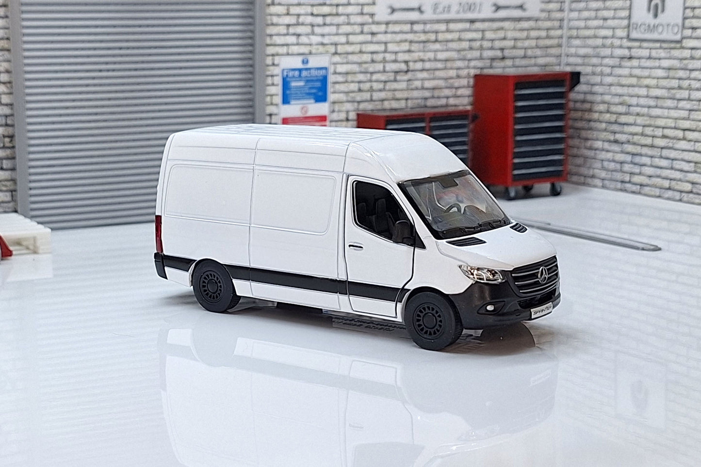 Mercedes Sprinter Van White 1:50 Scale