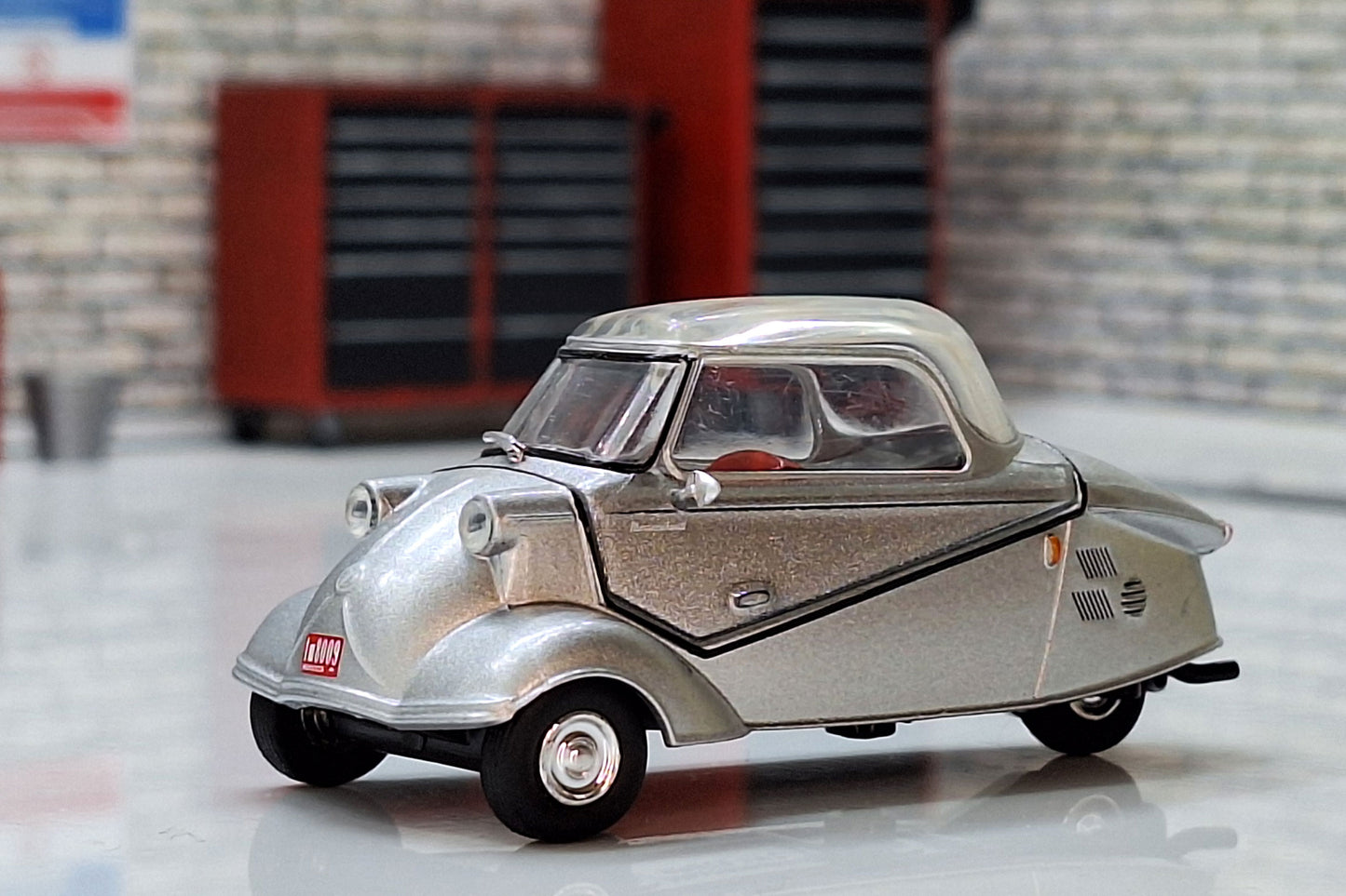 Messerschmitt KR200 Bubble Car Silver 1:43 Scale