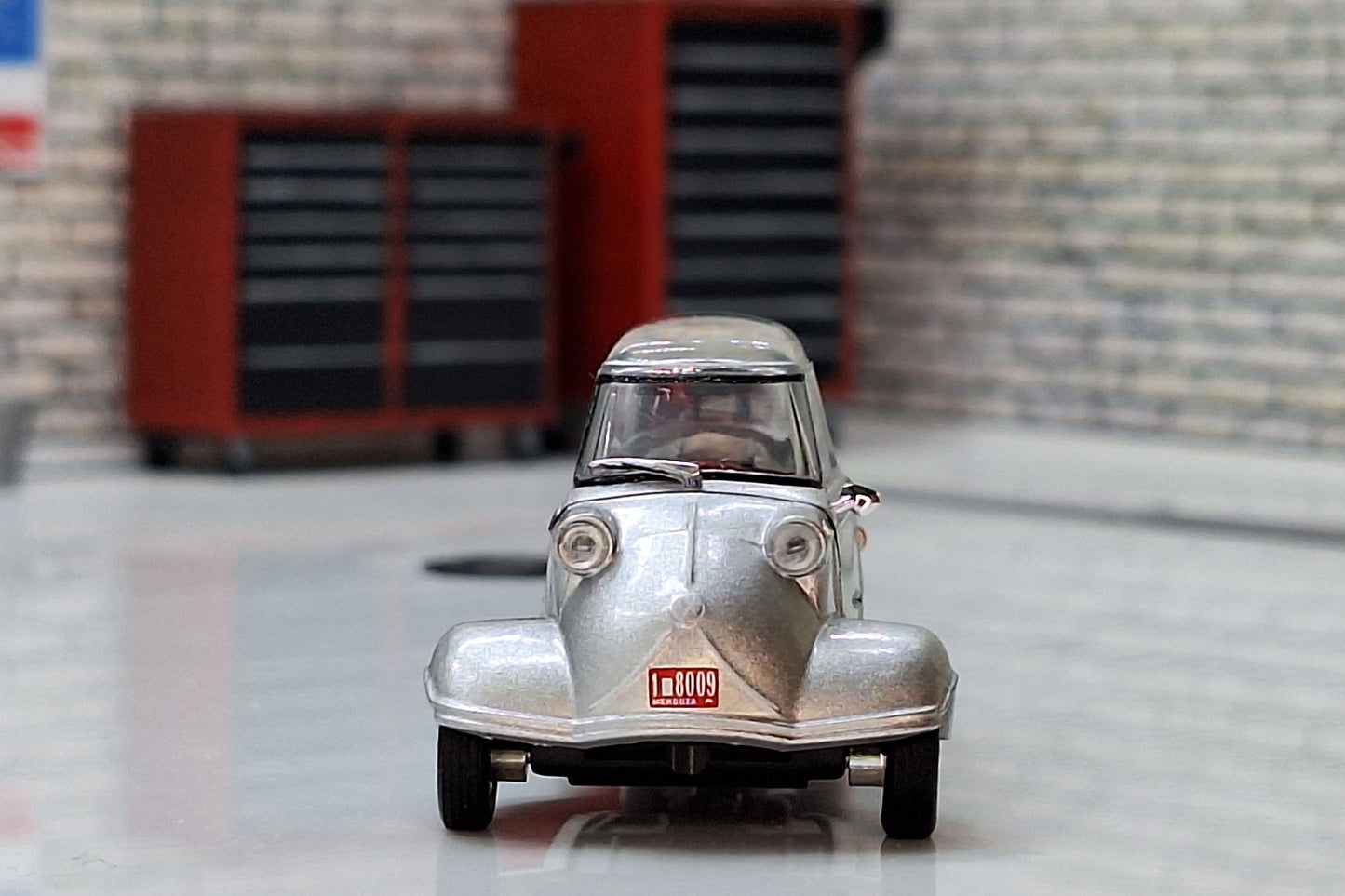 Messerschmitt KR200 Bubble Car Silver 1:43 Scale