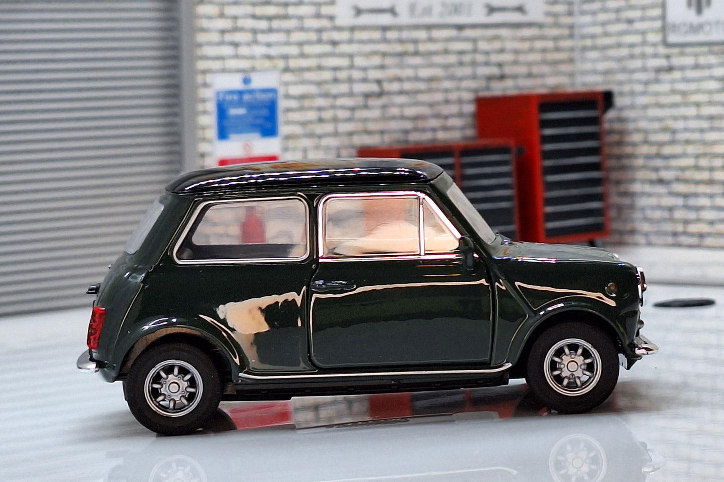 Mini Cooper 1300 - Green 1:34 Scale Car Model