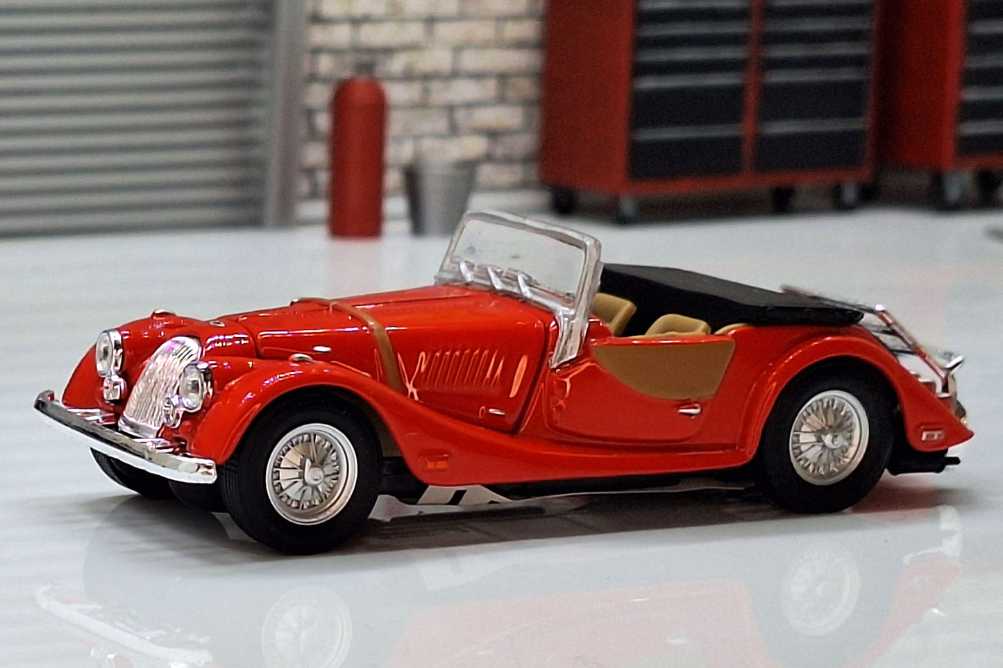 Morgan Plus Eight Cabrio - Red 1:43 Scale (Cararama Oxford)