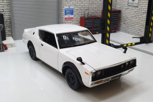Nissan Skyline 2000 GT-R (KPGC110) 1973 1:24 Scale