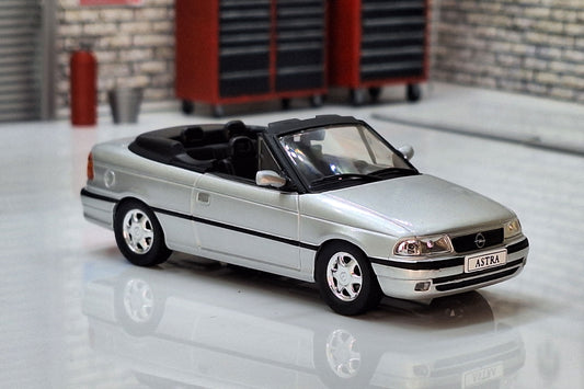 Opel Astra F Cabriolet - Silver 1:43 Scale Car Bertone Special Cased