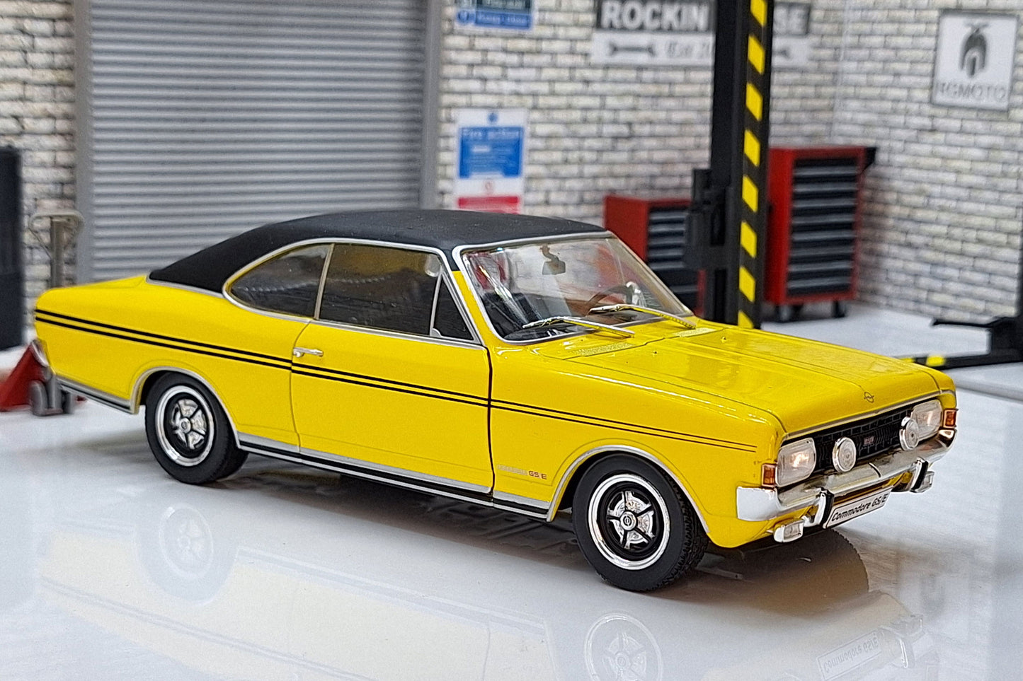 Opel Commodore A GS/E Coupe   -1970- Yellow 1:24  Scale