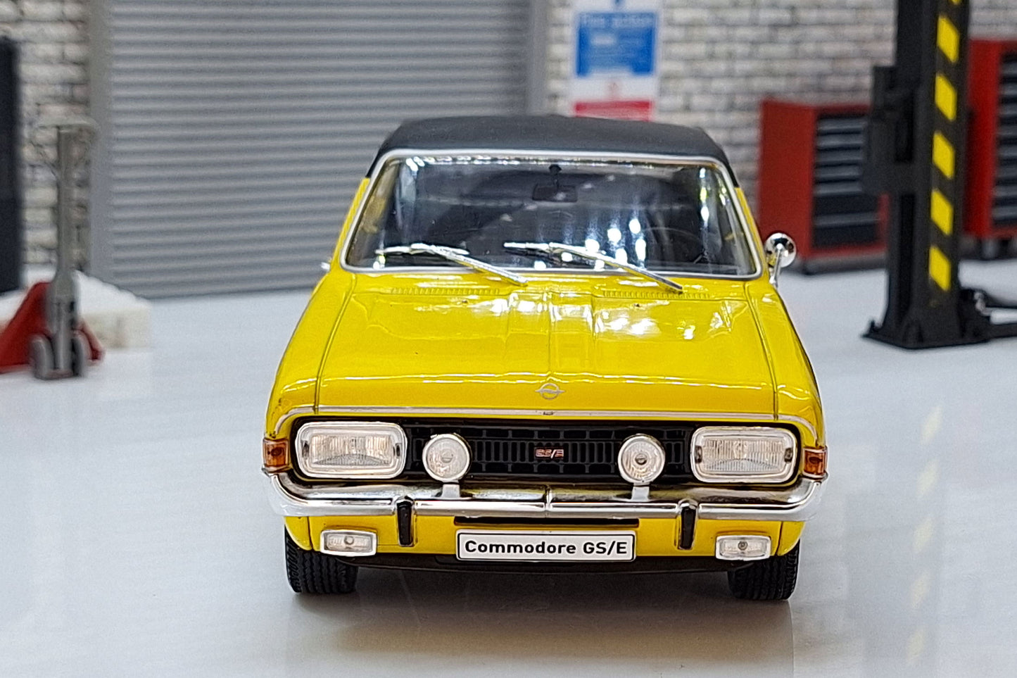 Opel Commodore A GS/E Coupe   -1970- Yellow 1:24  Scale