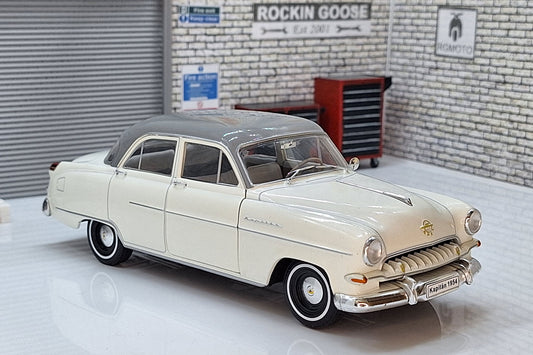 Opel Kapitan 1954 - White 1:24 Scale IXO