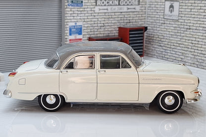 Opel Kapitan 1954 - White 1:24 Scale IXO