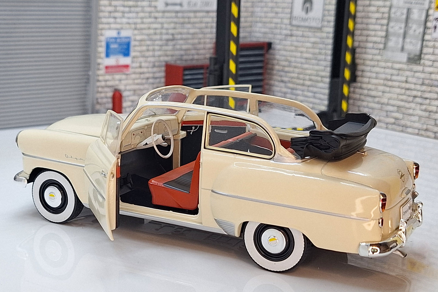 Opel Olympia Rekord Cabrio Limousine 1954 1:24 Scale