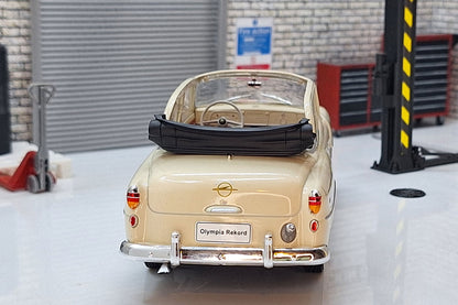 Opel Olympia Rekord Cabrio Limousine 1954 1:24 Scale