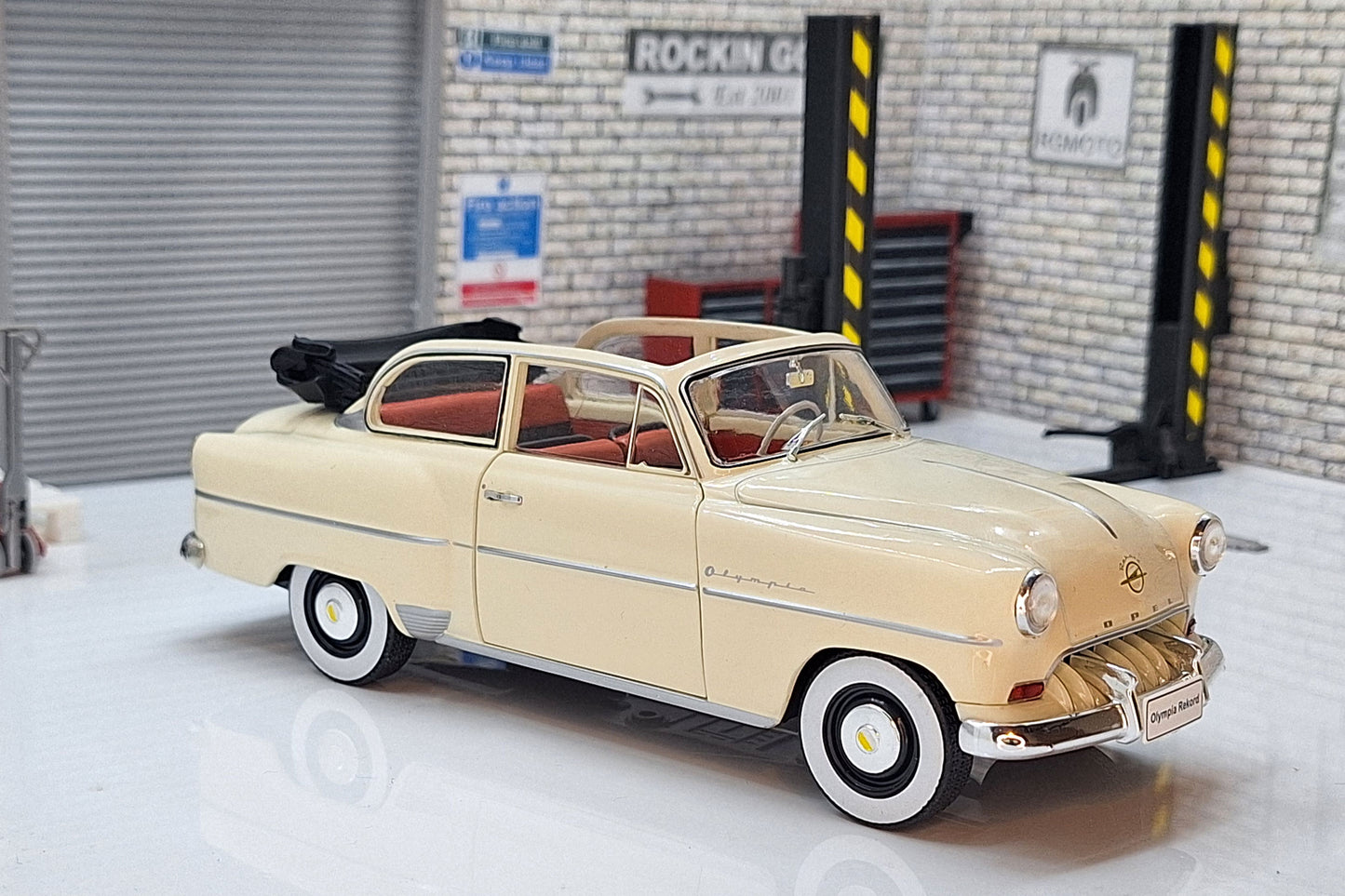 Opel Olympia Rekord Cabrio Limousine 1954 1:24 Scale