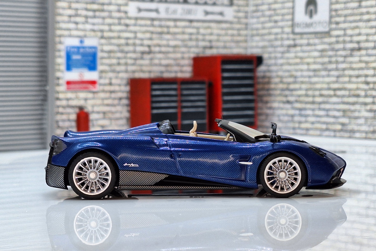 Pagani Huayra Roadster 201 Cased 1:43 Scale Supercar