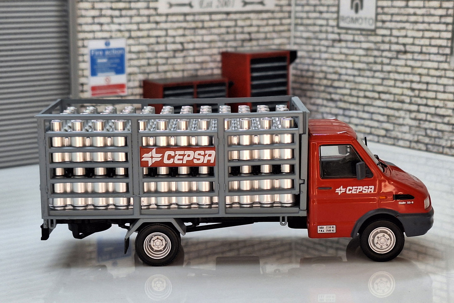 Renault Pegaso Daily 1994 'Cepsa' Red/Grey Truck Lorry 1:43 Scale Model