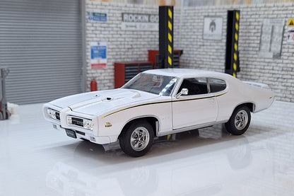 Pontiac GTO 'The Judge' 1969 - White 1:24 Scale Car