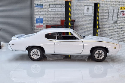 Pontiac GTO 'The Judge' 1969 - White 1:24 Scale Car