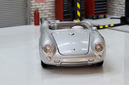 Porsche 550 Spyder Silver 1:24 Scale Car Model