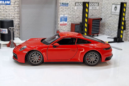 Porsche 911 Carrera 4S Red 1:24 Scale Car Model
