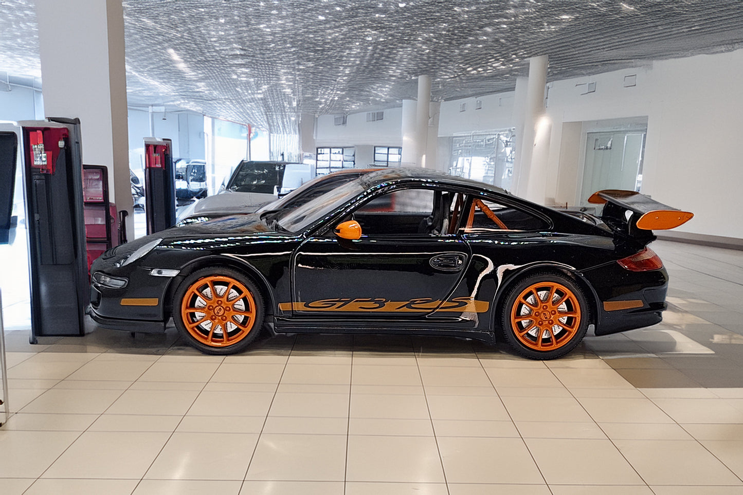 PORSCHE 911 GT3 RS (997) Black Orange  1:24 Scale Car Model