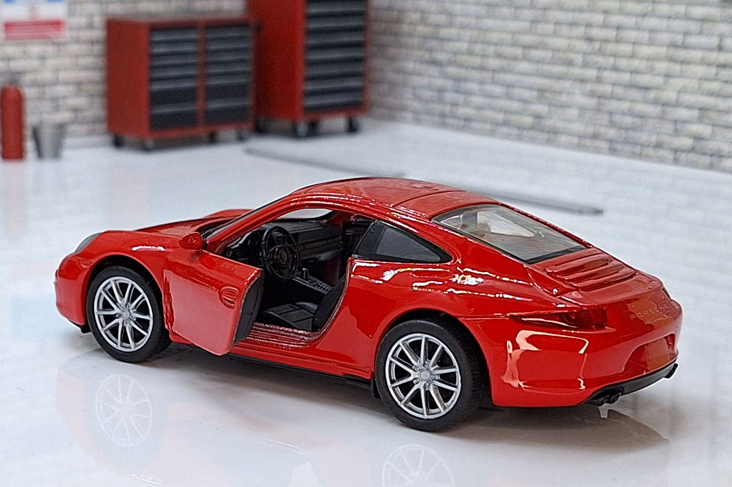 Porsche 911(997) Carrera S Coupe - Red 1:43 Scale Car