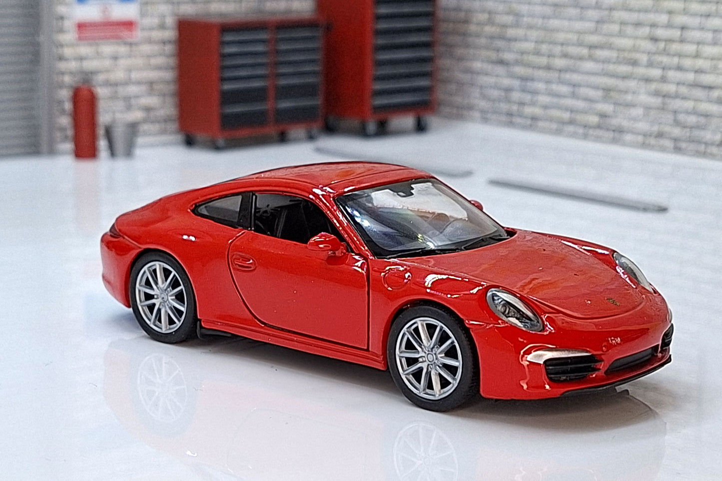 Porsche 911(997) Carrera S Coupe - Red 1:43 Scale Car