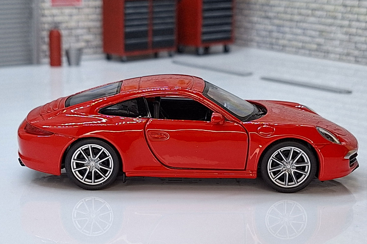 Porsche 911(997) Carrera S Coupe - Red 1:43 Scale Car