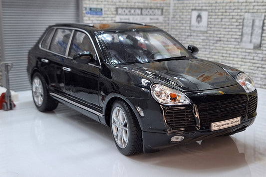 Porsche Cayenne - Black 1:18 Scale Deluxe Model by Welly